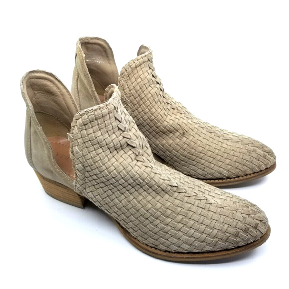 Very Volatile Los Angeles Veracruz Sz 10 Tan Suede Leather Woven Ankle Bootie - Picture 2 of 15